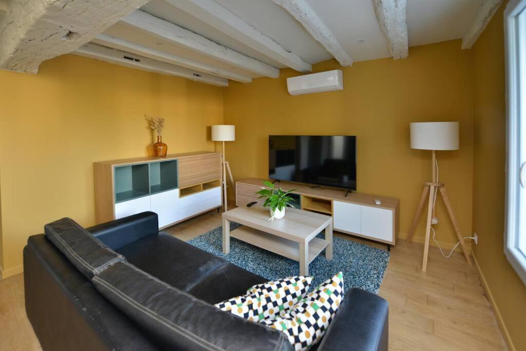 Maison Entierement Renove De 4 Pieces *